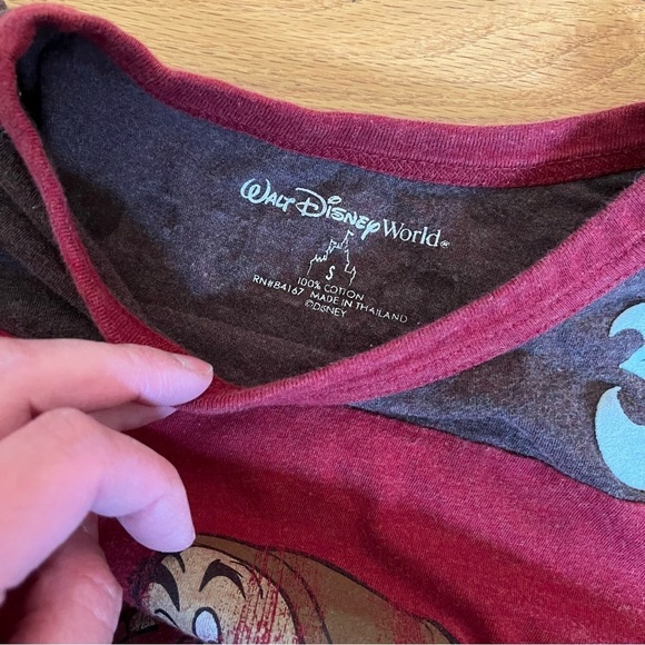 Disney World Short Sleeve T-shirt with Vintage Graphic Dwarf. Small - Picture 4 of 7
